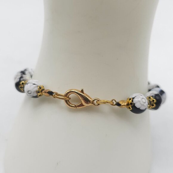 Murano Glass Black White Floral Beaded Bracelet Lobster Clasp 7.5 Inches - Picture 3 of 4